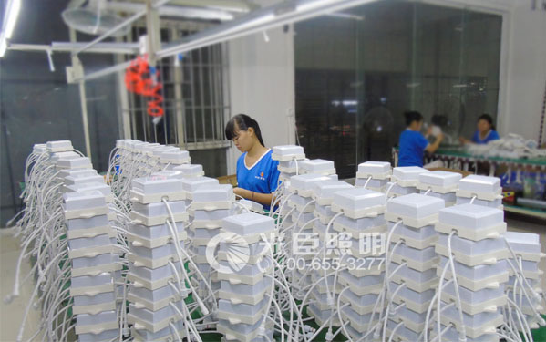 方型面包點光源生產(chǎn)圖