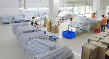 10800米200g加厚LED護(hù)欄管晝夜趕貨中