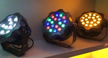 除了金黃和白光，大功率投光燈還能做什么顏色呢?