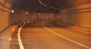 高速可以不設(shè)路燈，但是LED步道燈少不了!