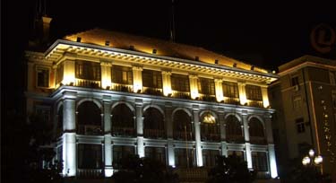 建筑的骨骼 柱子亮化該如何做?三個示例后馬上懂了！