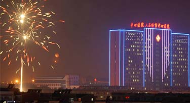 打破傳統(tǒng) 全彩外控護欄管讓大石橋醫(yī)院眼前一亮