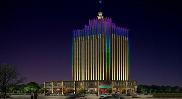 商業(yè)廣場亮化 光臣線條方案做得好客戶舉手稱贊！