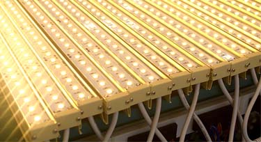 LED線條燈使用時(shí)長(zhǎng)了為何沒(méi)有以前亮了?