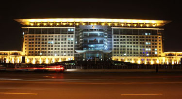 企事業(yè)單位辦公樓亮化用白光好還是暖白光好?