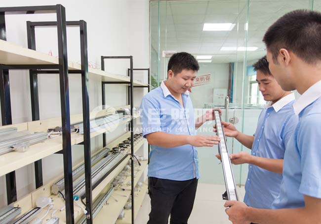 工程師匯報產(chǎn)品工作-1